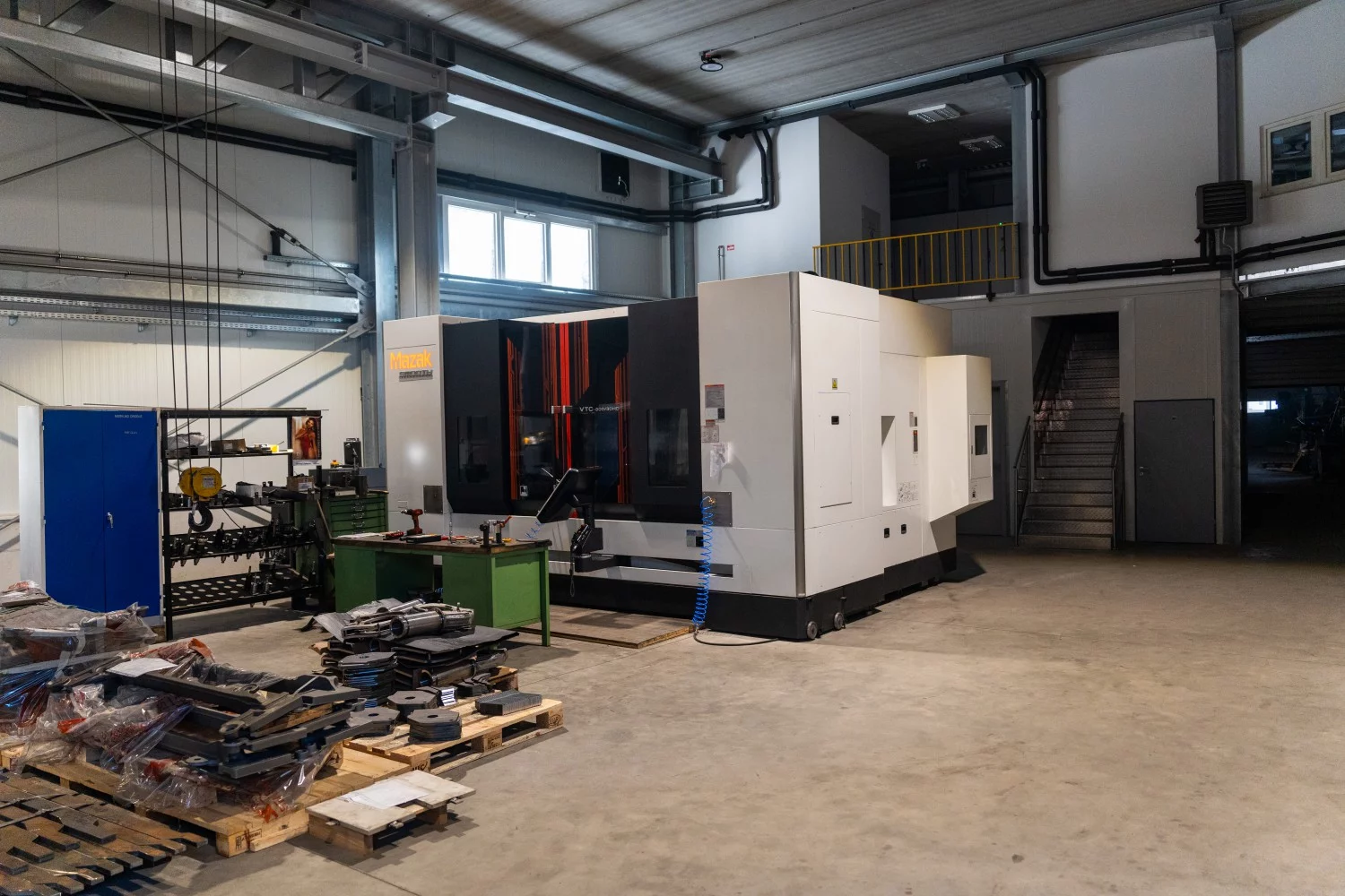 Mazak VTC-800/30HD - großes vertikales Bearbeitungszentrum